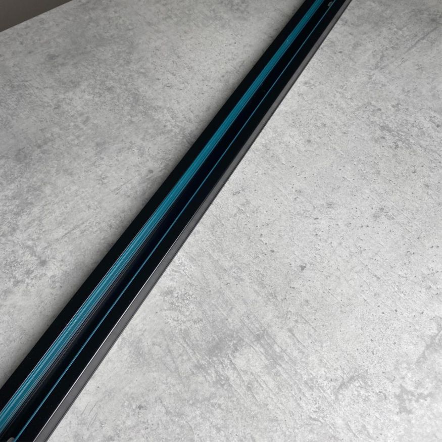 Однофазный трехжильный шинопровод с токопроводом и заглушкой, 1м NOVOTECH 135001Y черный